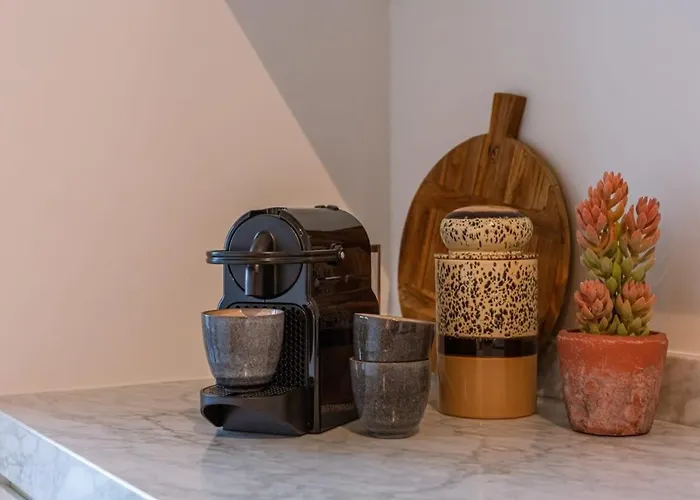 Huswell - Luminous Family With Magnificent View